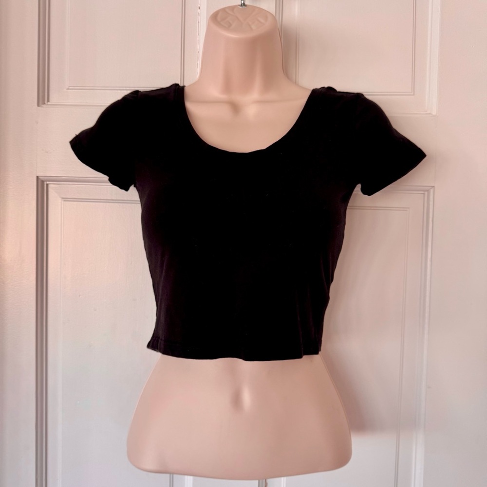 Atmosphere Black Crop Top Short Sleeve Fitted Minimalist Size 6